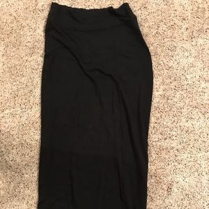 Forever 21 black maxi skirt - size S